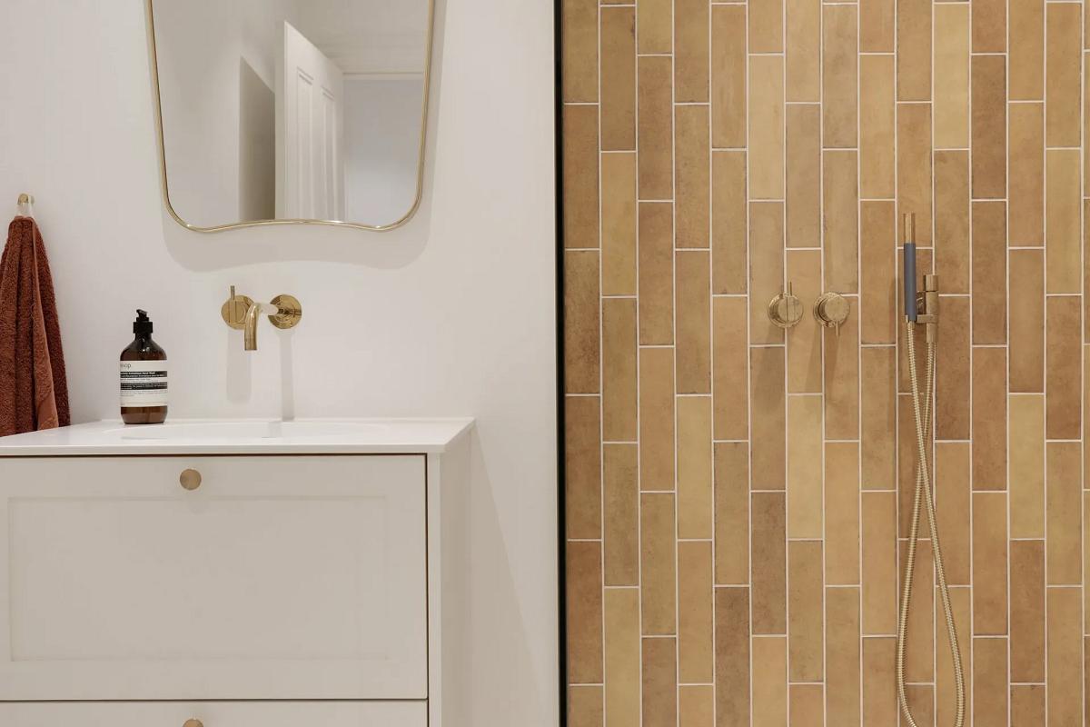 Bespoke bathroom detail
