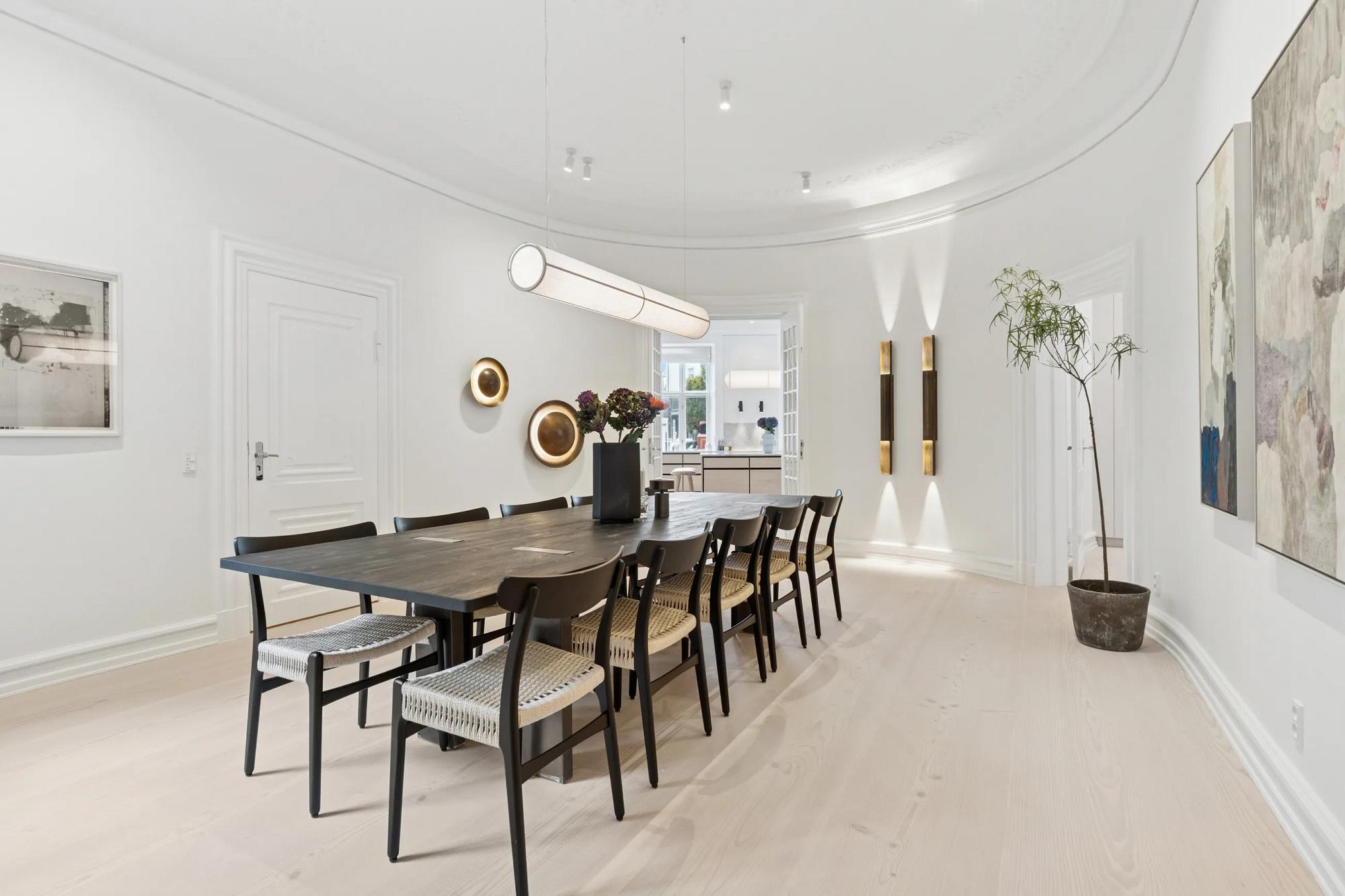 Simbio bespoke dining interior